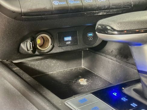 Used 2024 Hyundai Elantra SEL FWD image 34
