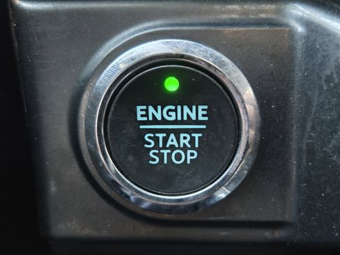 Certified 2022 Ford F150 XLT w/ Equipment Group 302A High image 16