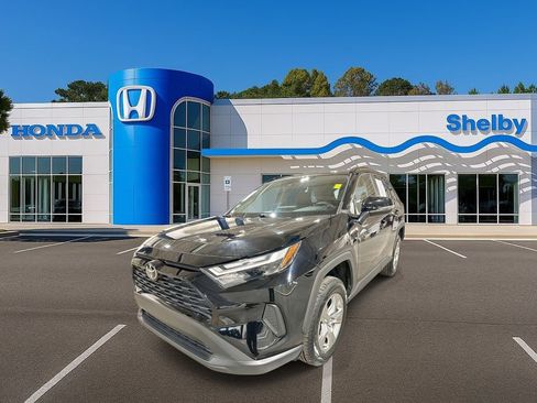 Used 2024 Toyota RAV4 XLE image 4