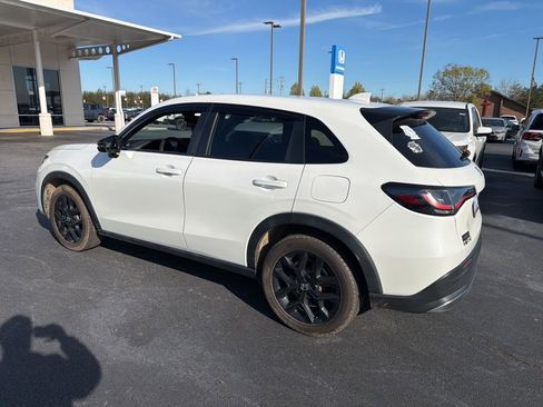 Used 2023 Honda HR-V Sport image 5