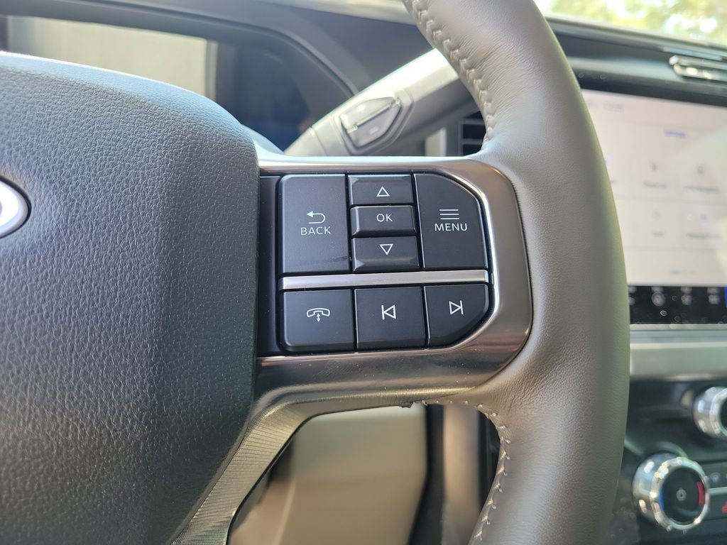 New 2026 Ford F250 Platinum w/ Platinum Plus Package AWD/4WD image 18