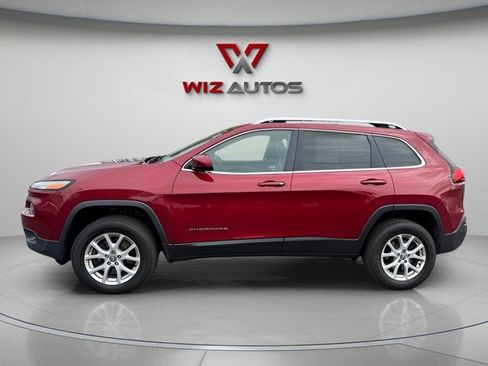Used 2017 Jeep Cherokee Latitude w/ True North Edition image 8