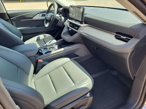 New 2026 Ford Explorer Active image 25