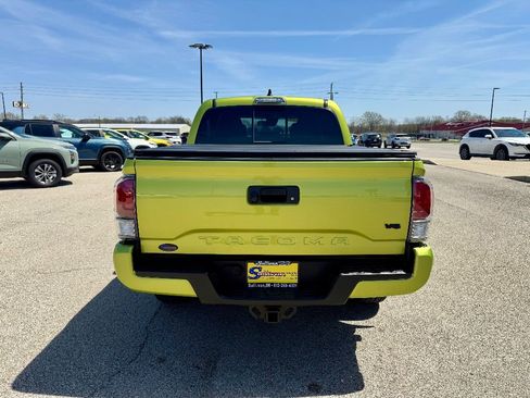 Used 2023 Toyota Tacoma TRD Sport image 3