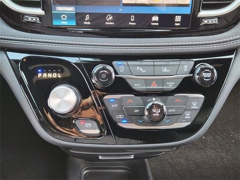 New 2026 Chrysler Pacifica Select image 14