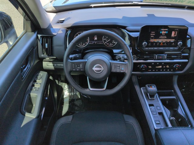 Used 2024 Nissan Pathfinder SV FWD image 16