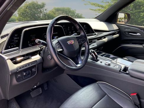 Used 2023 Cadillac Escalade Sport AWD/4WD image 16