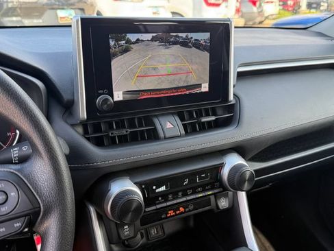 Used 2025 Toyota RAV4 LE AWD/4WD image 19