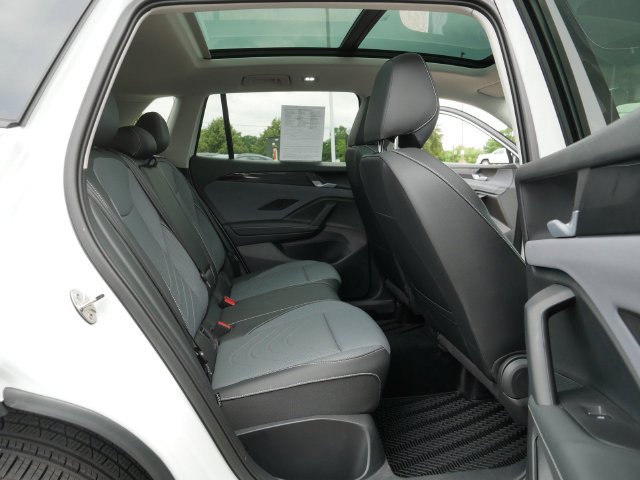Certified 2026 Volkswagen Tiguan SE AWD/4WD image 18