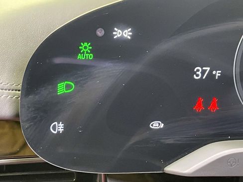 Used 2021 Porsche Taycan 4S image 38