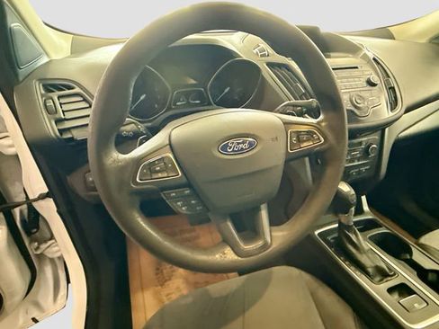 Used 2017 Ford Escape SE w/ SE Cold Weather Package AWD/4WD image 12