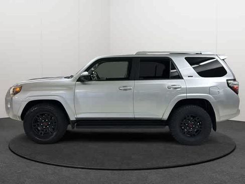 Used 2018 Toyota 4Runner SR5 RWD image 3