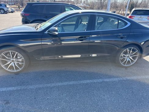 Used 2024 Genesis G70 2.5T image 7