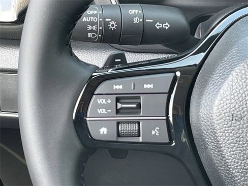 New 2025 Honda Pilot Touring image 13