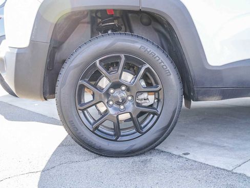 Used 2020 Jeep Renegade Altitude image 12