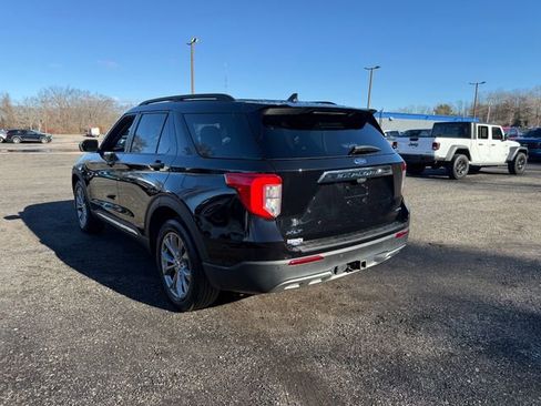 Used 2022 Ford Explorer XLT w/ Equipment Group 202A image 23