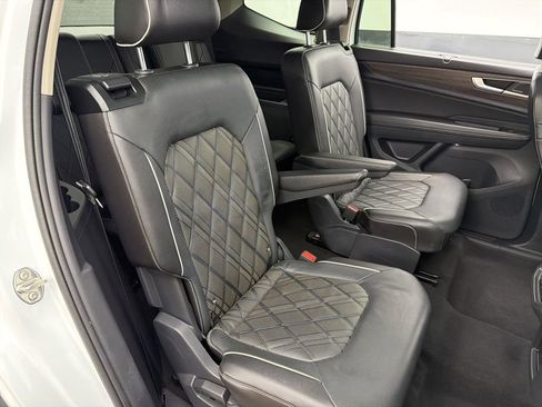 Used 2024 Volkswagen Atlas SEL Premium R-Line AWD/4WD image 26