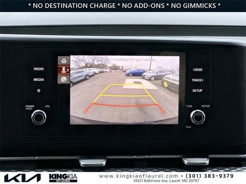 Used 2024 Kia Carnival LX image 4