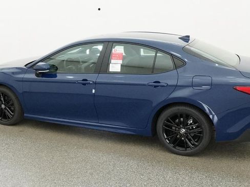 New 2026 Toyota Camry SE FWD image 11