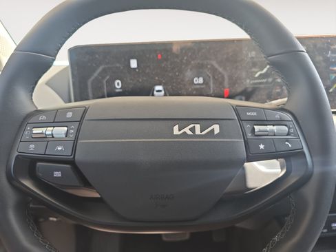 Used 2025 Kia K4 EX FWD image 11