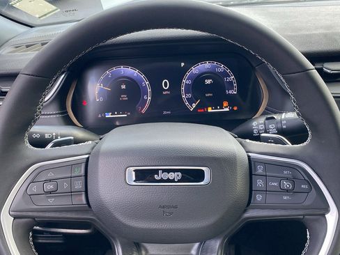 New 2025 Jeep Grand Cherokee L Altitude image 10