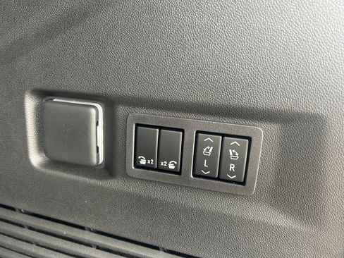 New 2026 Chevrolet Tahoe LT image 38