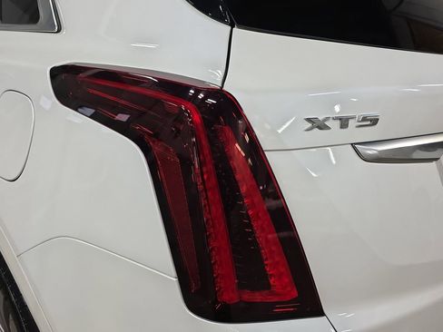 Used 2023 Cadillac XT5 Premium Luxury w/ Technology Package AWD/4WD image 38