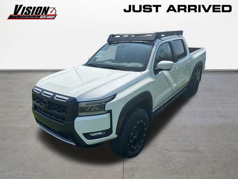 New 2025 Nissan Frontier PRO-4X w/ Pro Convenience Package image 2