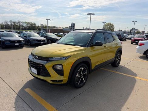 Used 2023 Chevrolet TrailBlazer RS w/ Sun and Liftgate Package FWD image 7