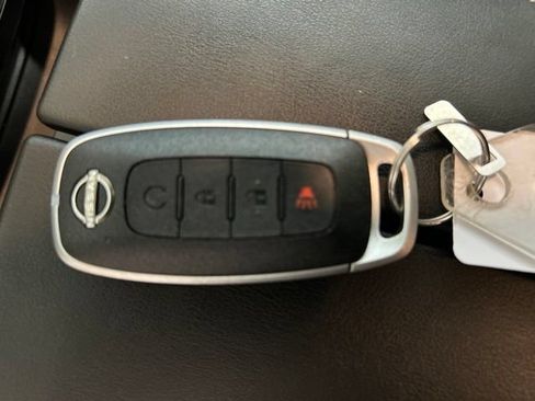 Used 2023 Nissan Rogue SV AWD/4WD image 31