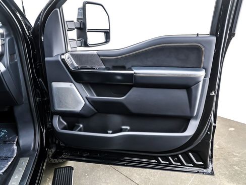 Used 2023 Ford F250 Platinum image 24