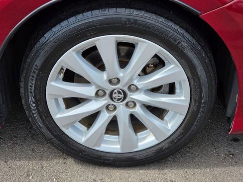 Used 2019 Toyota Camry LE image 9