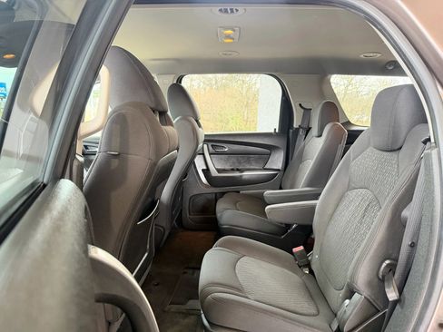 Used 2010 GMC Acadia SLE image 20