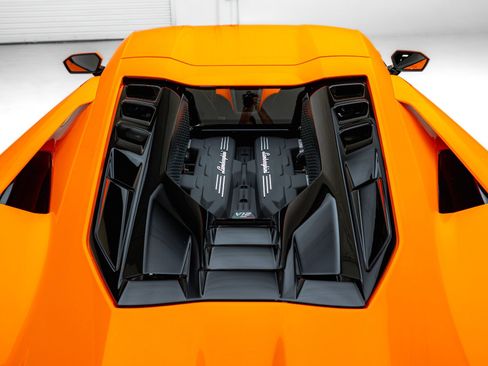 Used 2024 Lamborghini Revuelto AWD/4WD image 26