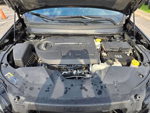Used 2019 Jeep Cherokee Trailhawk AWD/4WD image 29