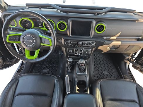 Used 2019 Jeep Wrangler Unlimited Sahara w/ Uconnect 4C Nav & Sound Group image 9