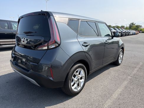Used 2024 Kia Soul LX w/ Option Group 015 FWD image 33