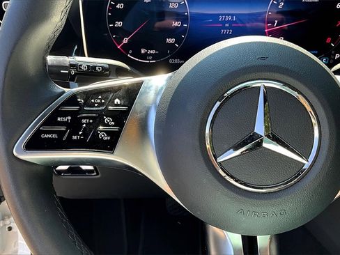 Used 2025 Mercedes-Benz GLC 300 4MATIC image 17