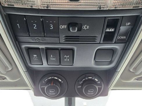 Used 2018 Toyota 4Runner TRD Off-Road Premium image 36