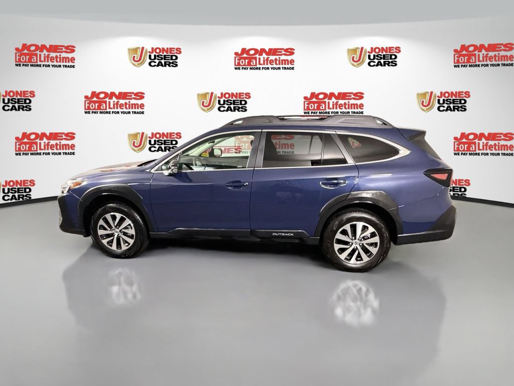 Used 2025 Subaru Outback Premium AWD/4WD image 16