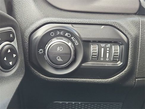 Used 2020 Jeep Gladiator Sport w/ Quick Order Package 24S image 17