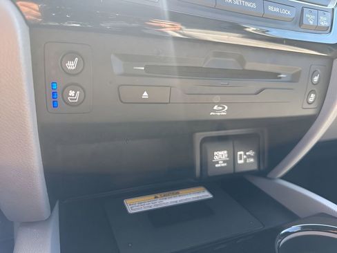 Used 2021 Honda Pilot Elite image 23