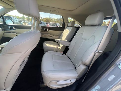 Used 2023 Kia Sorento SX image 23
