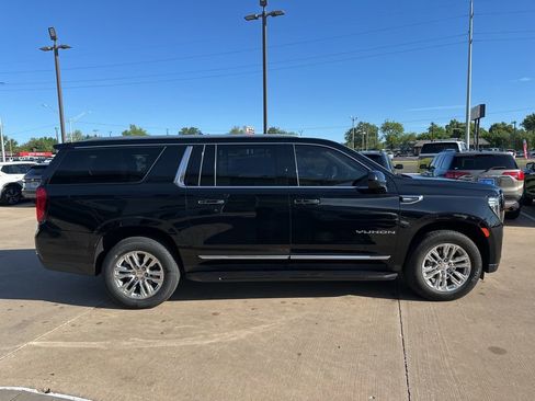 Used 2022 GMC Yukon XL SLT image 4