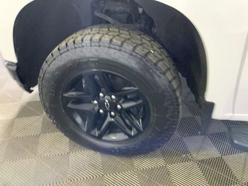 Used 2019 Chevrolet Silverado 1500 Custom Trail Boss w/ Custom Convenience Package image 45