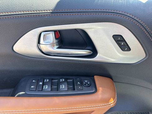 New 2026 Chrysler Pacifica Pinnacle image 15