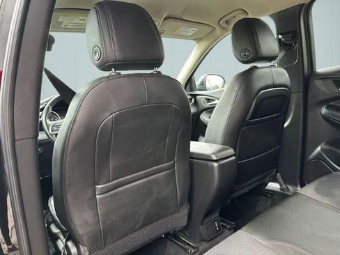 Used 2022 Buick Encore GX Preferred w/ Sport Touring Package FWD image 26