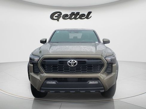 Certified 2025 Toyota Tacoma TRD Off-Road AWD/4WD image 2