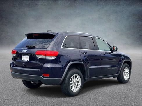Used 2018 Jeep Grand Cherokee Laredo AWD/4WD image 2