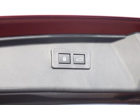 Used 2025 Subaru Outback Premium w/ Popular Package #1A image 6